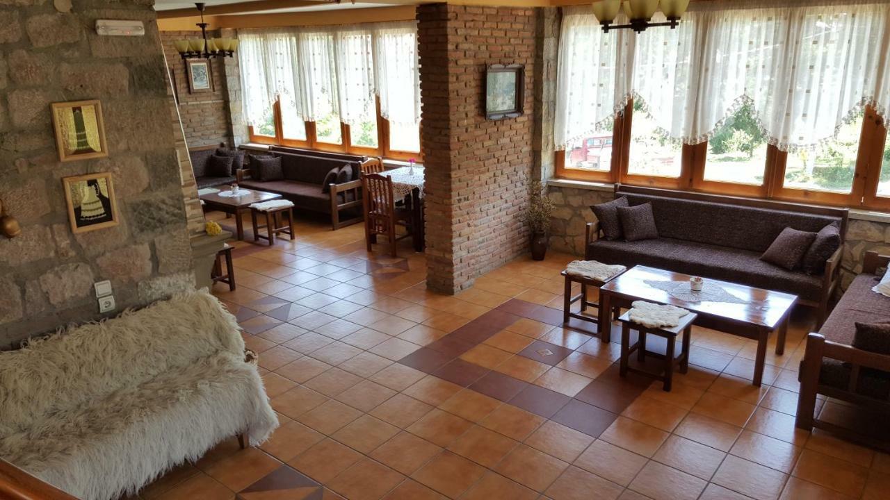 Hotel Pashuta Voskopojë Exterior foto